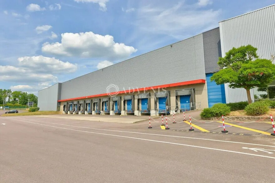 Industriel/Logistique dans Gargenville à louer - Photo de l’immeuble – Image 2 sur 10