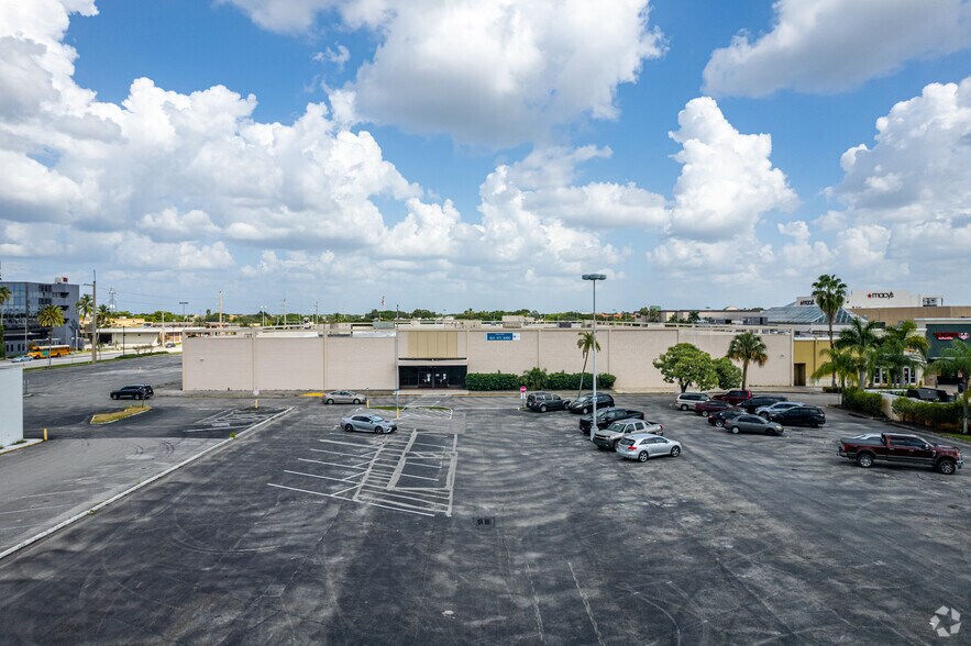 4003-4325 Cleveland Ave, Fort Myers, FL à louer - Photo de l’immeuble – Image 2 sur 4