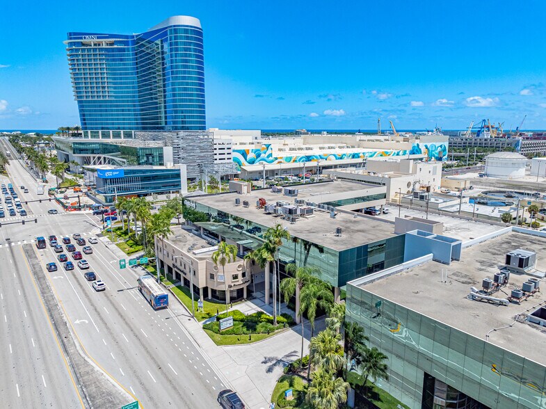 1650 SE 17th St, Fort Lauderdale, FL à vendre - Photo de l’immeuble – Image 1 sur 13