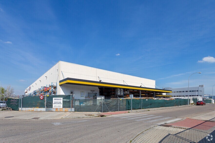 Industriel/Logistique dans Getafe, Madrid à louer - Photo de l’immeuble – Image 3 sur 3
