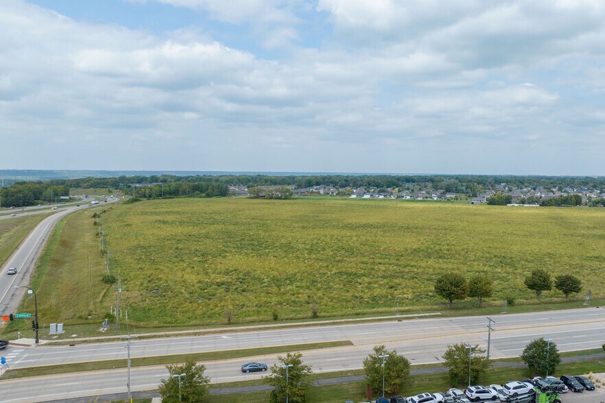 US Highway 14 & Victory Drive, Mankato, MN à vendre - Aérien – Image 1 sur 22