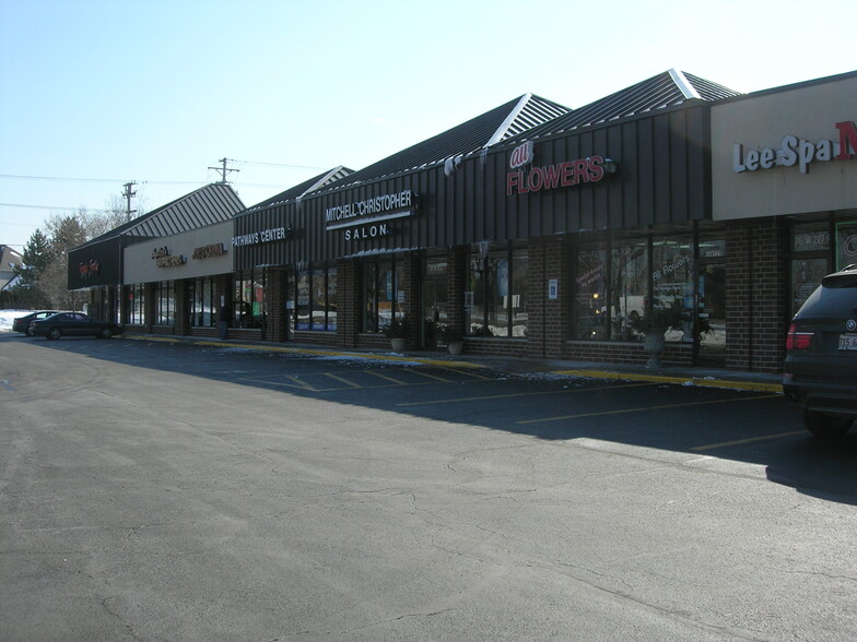 26W225 Geneva Rd, Wheaton, IL à louer - Photo de l’immeuble – Image 2 sur 2