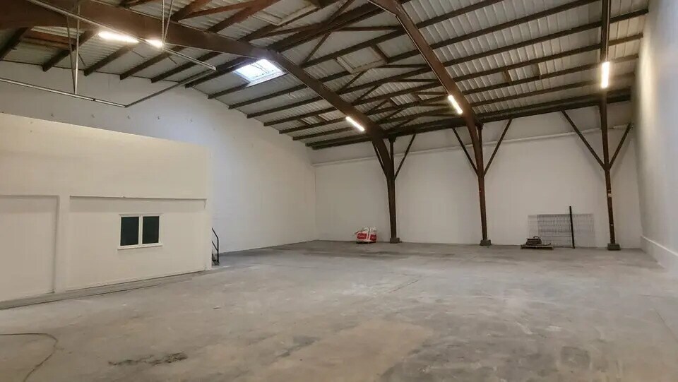 Local d’activités dans BAPEAUME-LES-ROUEN à louer - Photo de l’immeuble – Image 3 sur 7