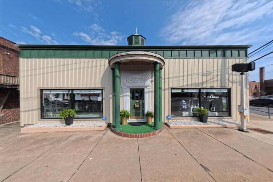 325 Winchester Ave, Martinsburg, WV à vendre - Photo de l’immeuble – Image 1 sur 43