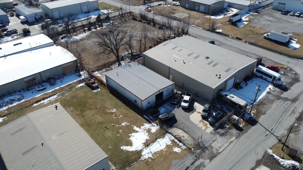 10012 E 46th Pl, Tulsa, OK à vendre - Photo de l’immeuble – Image 2 sur 10
