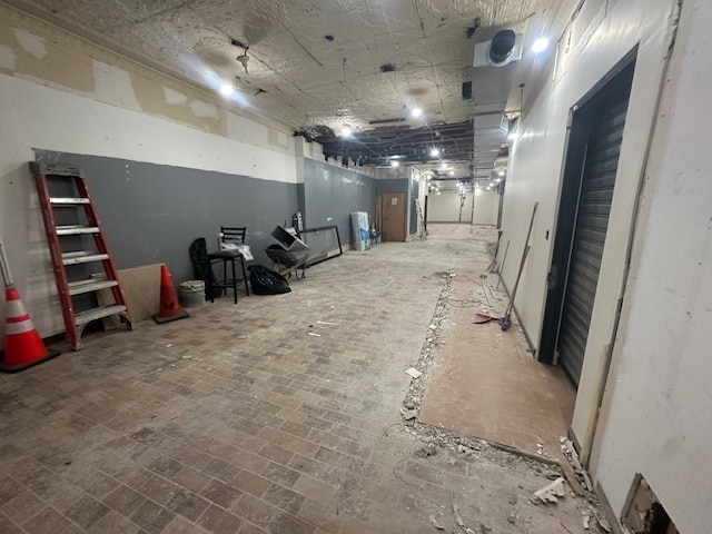 92-05 Roosevelt Ave, Jackson Heights, NY à louer - Photo intérieure – Image 3 sur 11