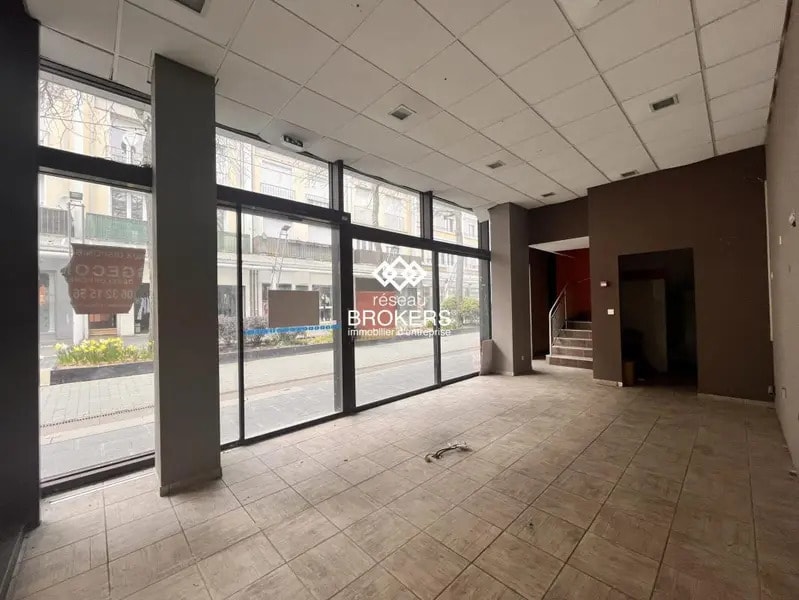 Local commercial dans Saint-Nazaire à louer Photo intérieure– Image 1 sur 7