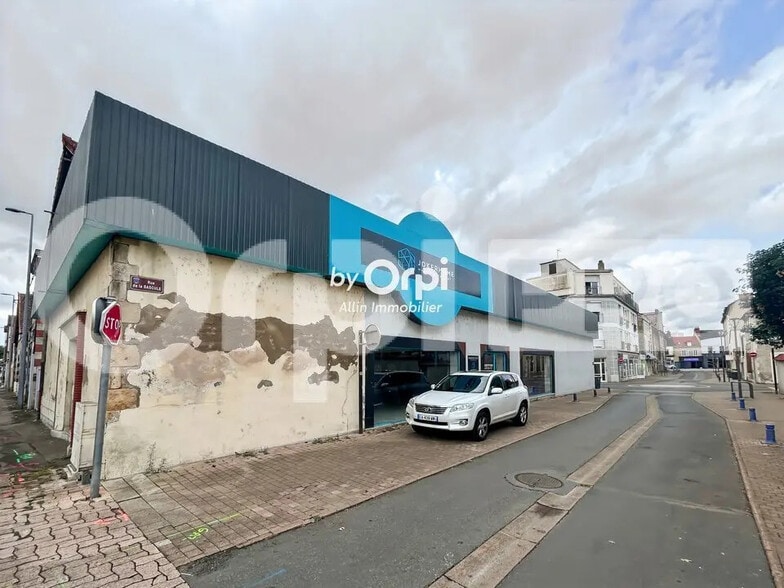 Local d'activités dans Montluçon à vendre - Photo de l’immeuble – Image 2 sur 10