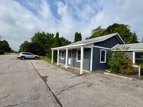 9066 N Bayshore Dr, Elk Rapids, MI à louer Photo intérieure– Image 2 sur 22