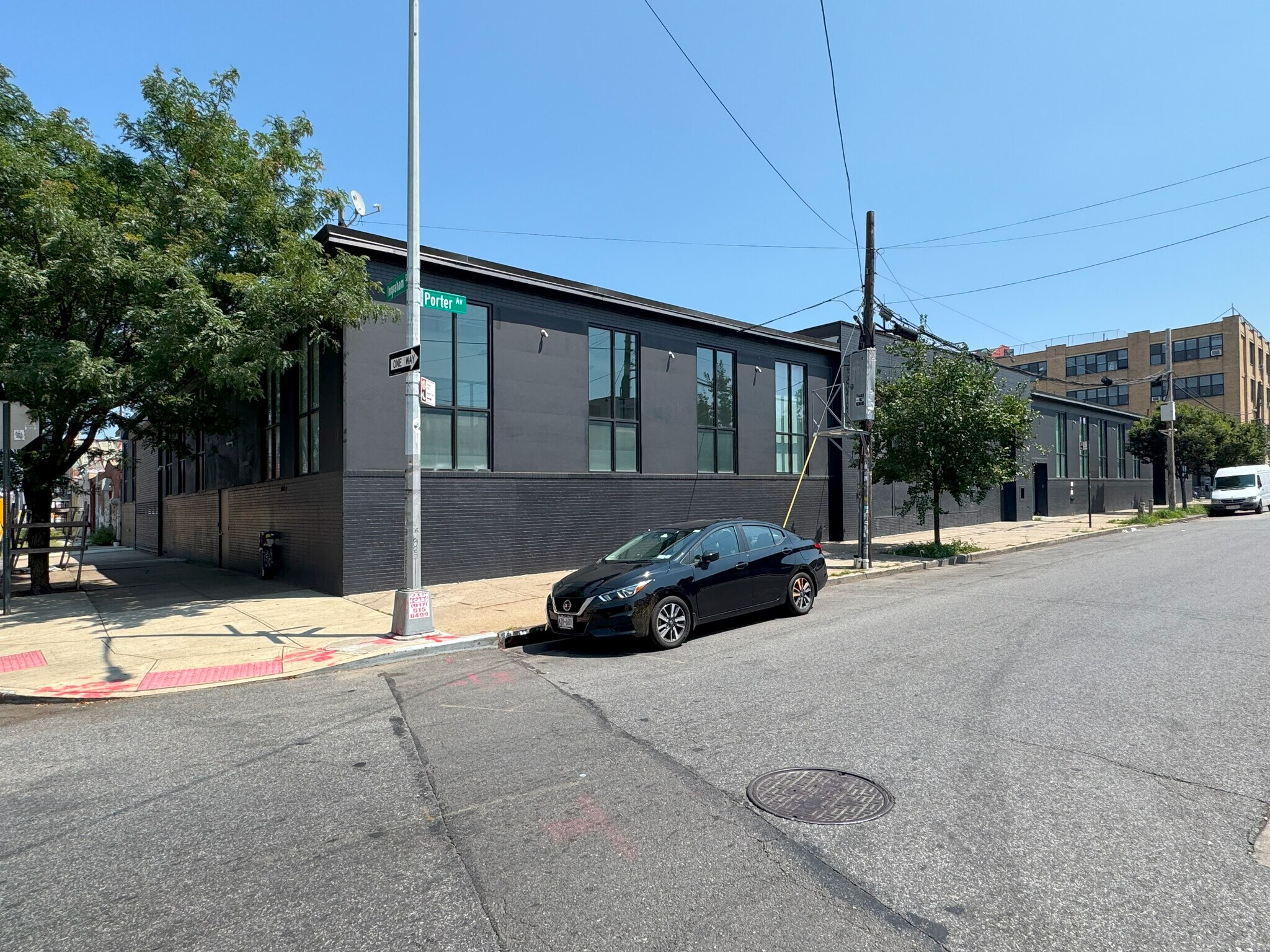 65-87 Porter Ave, Brooklyn, NY à louer Photo principale– Image 1 sur 5