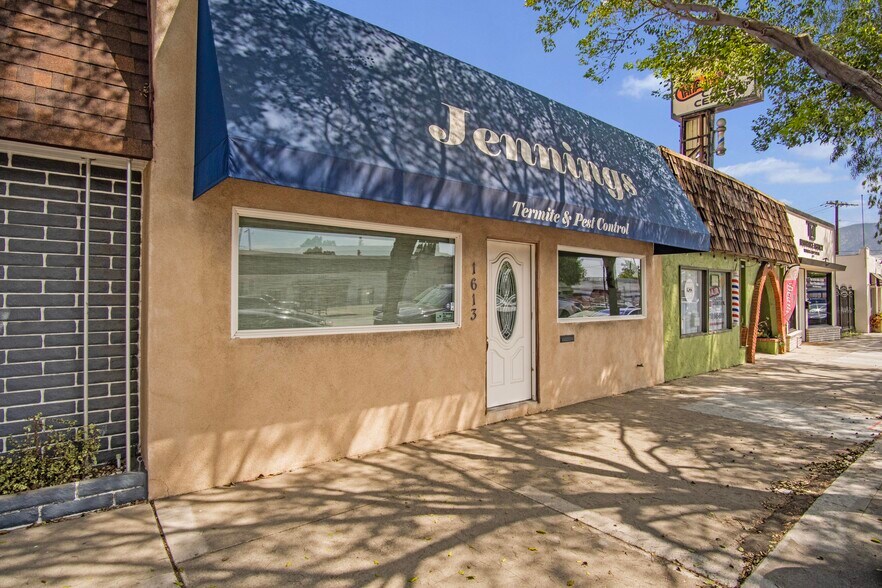 1613 W Burbank Blvd, Burbank, CA à vendre - Photo de l’immeuble – Image 3 sur 11