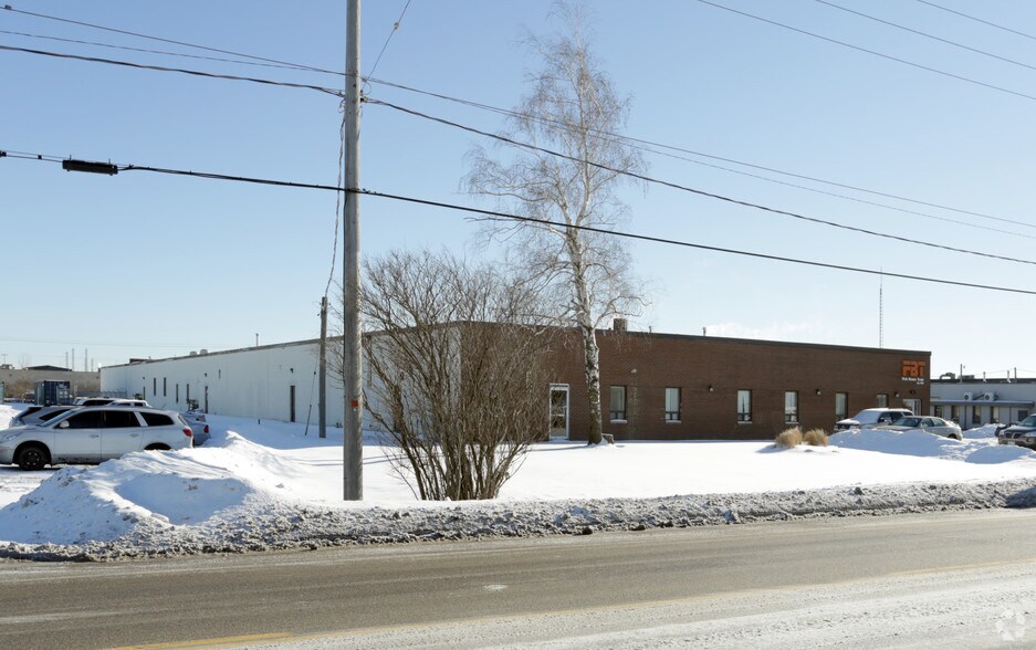 1297 Industrial Rd, Cambridge, ON à louer - Photo de l’immeuble – Image 3 sur 5