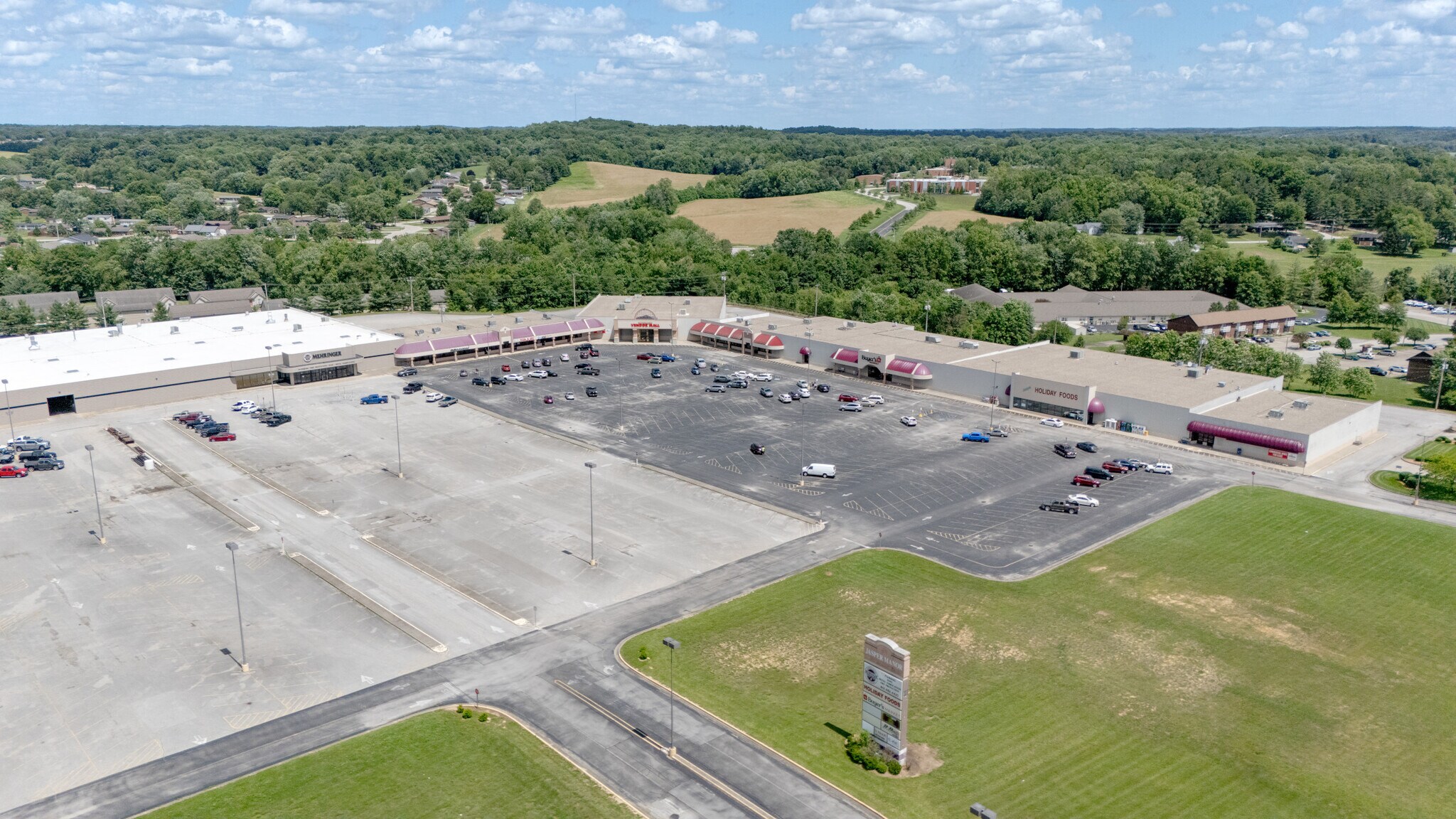 741-851 3rd Ave, Jasper, IN à louer Photo principale– Image 1 sur 9