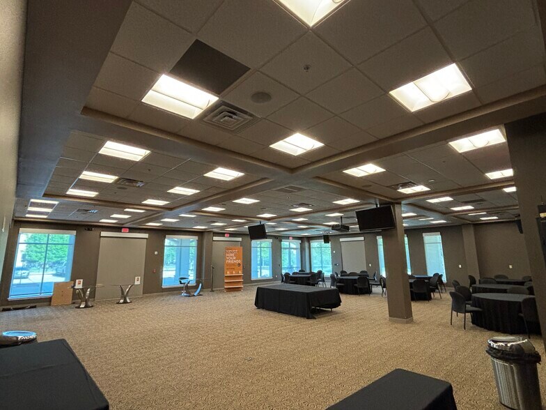 2800 Shoreline Dr, Denton, TX à vendre - Photo intérieure – Image 2 sur 25