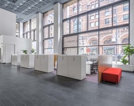 151 Yonge St, Toronto, ON à louer Photo intérieure– Image 1 sur 8