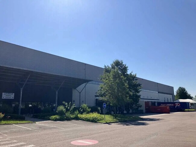 Plus de détails pour Bureau, Industriel/Logistique à louer
