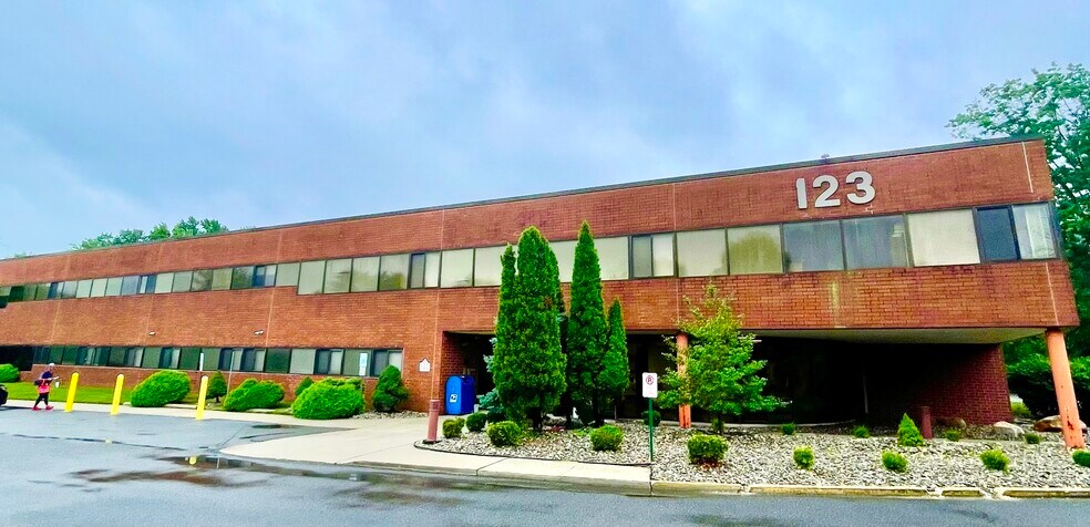 123 Franklin Corner Rd, Lawrenceville, NJ à vendre - Photo de l’immeuble – Image 2 sur 10