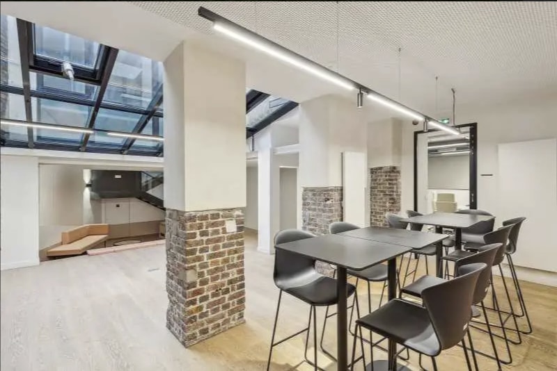 28 Avenue Daumesnil, Paris, PAR 75012 - Lot B -  - Photo intérieure - Image 1 of 5