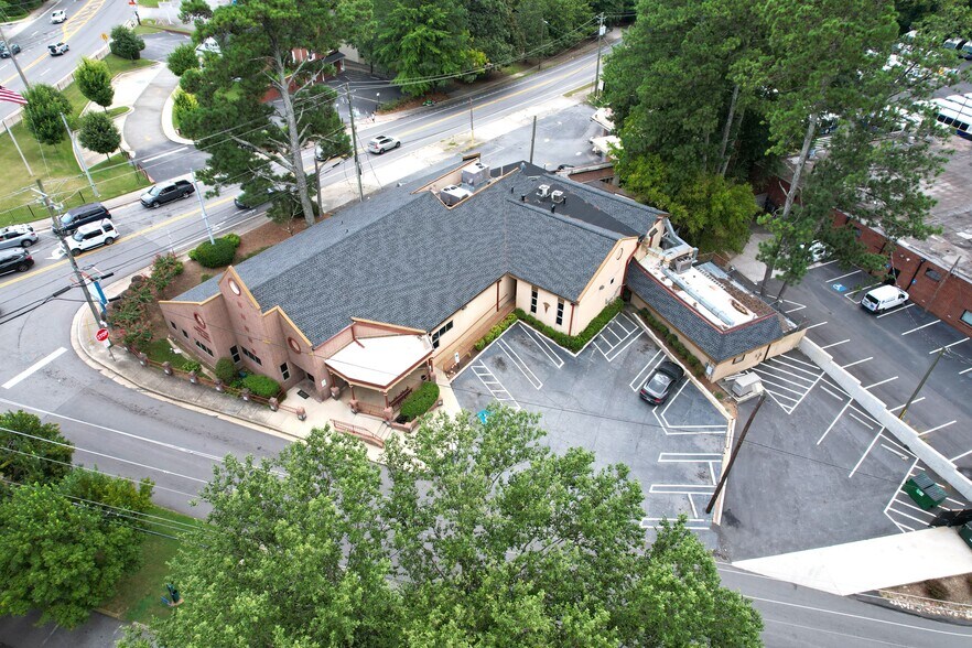 1850 NE Johnson Rd, Atlanta, GA à vendre - Photo de l’immeuble – Image 2 sur 3