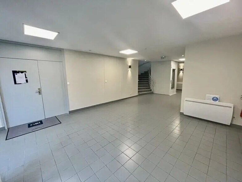 Bureau dans Mont-Saint-Aignan à louer - Photo de l’immeuble – Image 3 sur 10
