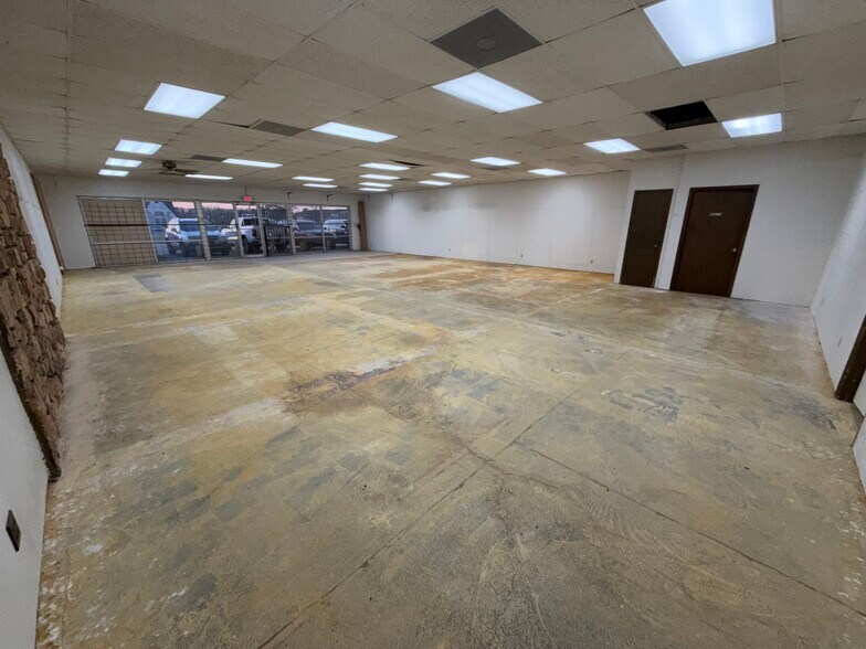 309-317 N Aspen Ave, Broken Arrow, OK à louer - Photo de l’immeuble – Image 3 sur 8