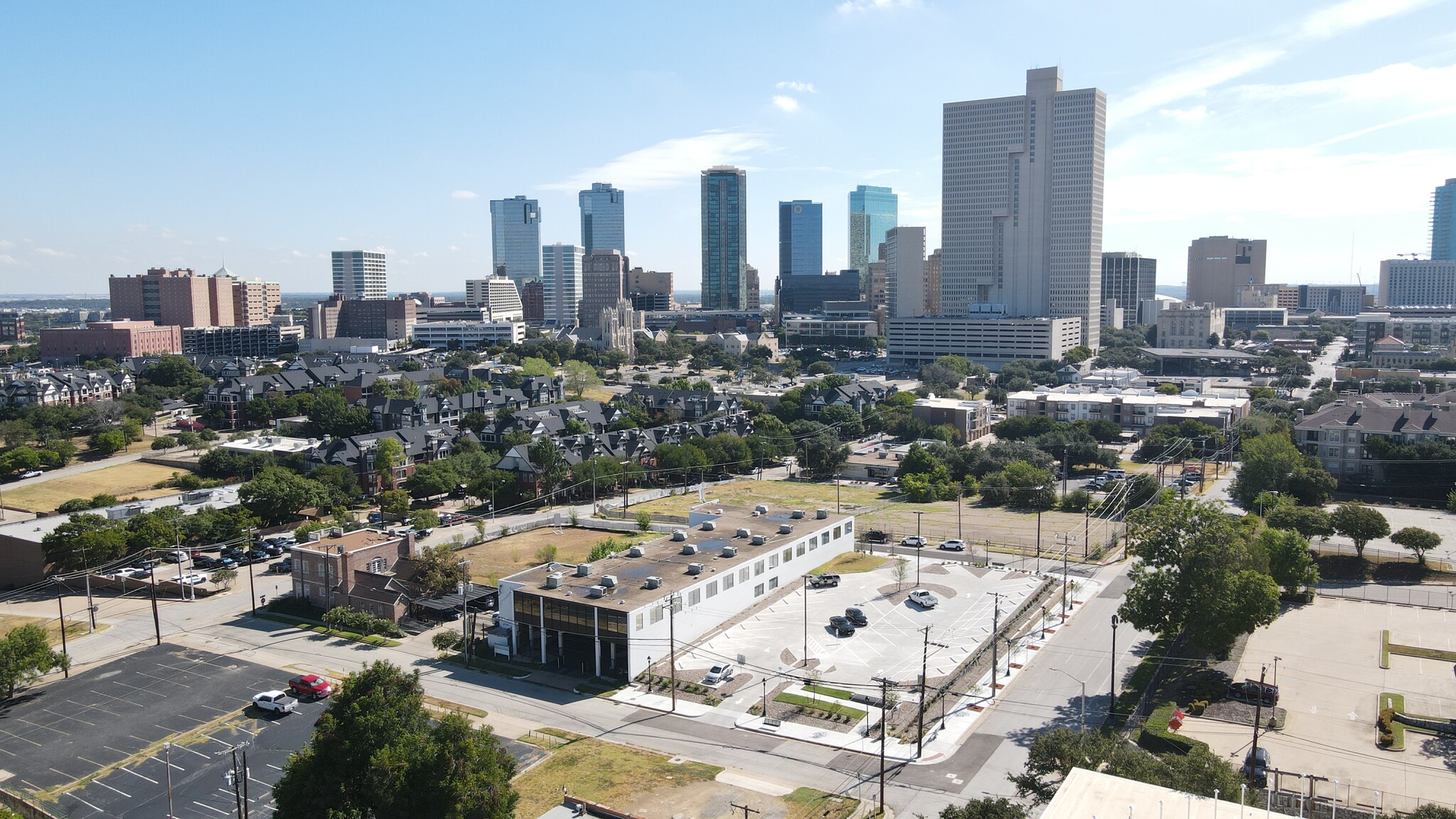 910 Collier St, Fort Worth, TX à louer Photo de l’immeuble– Image 1 sur 37