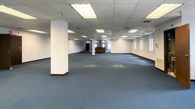 210 Pomeroy Ave, Meriden, CT à louer Photo intérieure– Image 2 sur 8