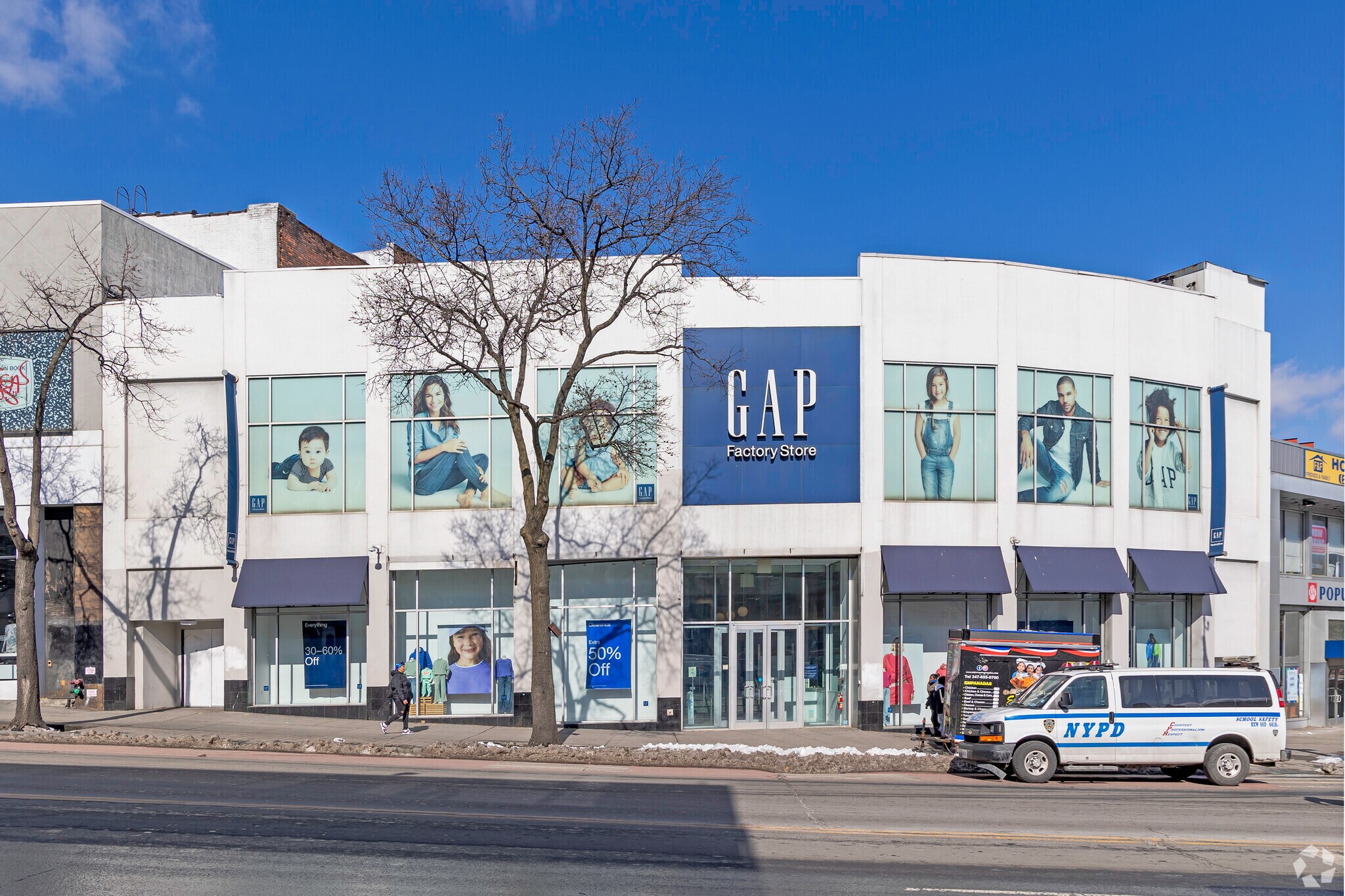 271 E Fordham Rd, Bronx, NY à vendre Photo principale– Image 1 sur 8
