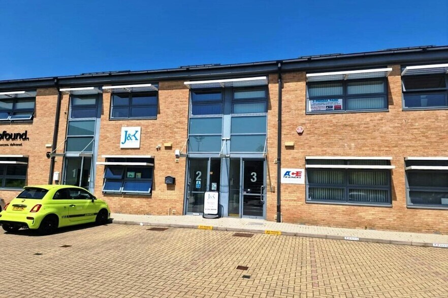 Berrington Way, Basingstoke à louer - Photo de l’immeuble – Image 1 sur 2