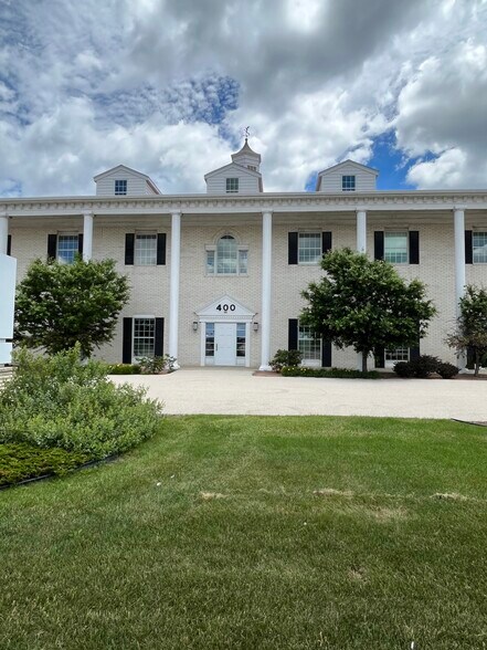 400 N Moorland Rd, Brookfield, WI à vendre - Photo de l’immeuble – Image 2 sur 13