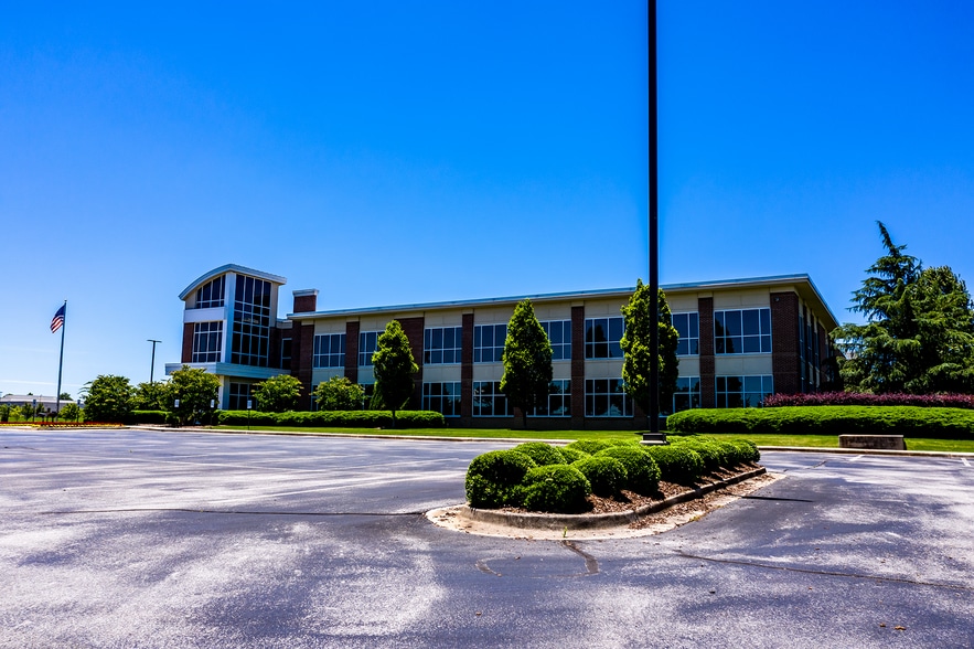 330 Bob Heath Dr, Huntsville, AL à louer - Photo de l’immeuble – Image 2 sur 10