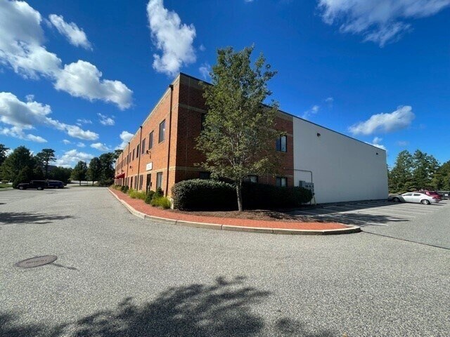 12 Resnik Rd, Plymouth, MA à louer - Photo de l’immeuble – Image 3 sur 12