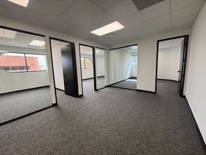 357 Van Ness Way, Torrance, CA à louer Photo intérieure– Image 2 sur 2
