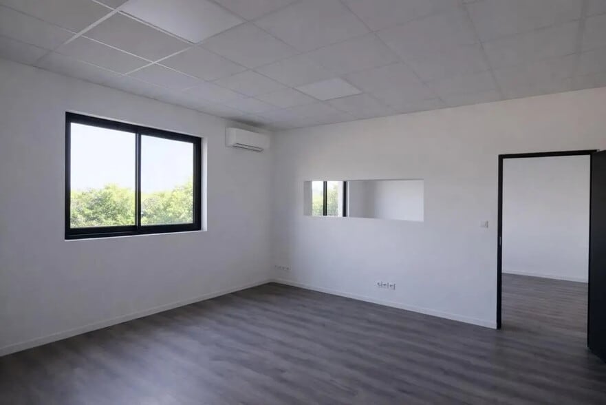 Bureau dans Villeneuve-Tolosane à louer - Photo intérieure – Image 3 sur 7
