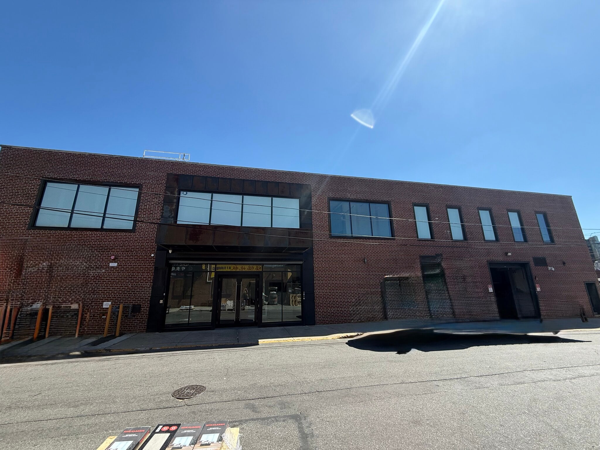 3447 Collins Pl, Flushing, NY à louer Photo de l’immeuble– Image 1 sur 12