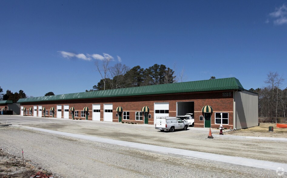 326 Old York Hampton Hwy, Yorktown, VA à louer - Photo de l’immeuble – Image 3 sur 5