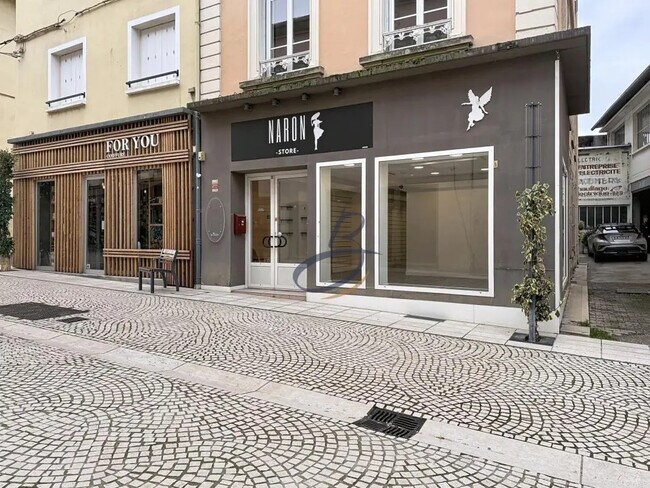 Plus de détails pour Local commercial à vendre