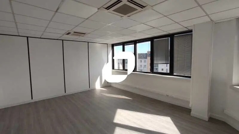 Bureau dans Le Kremlin-Bicêtre à louer - Photo intérieure – Image 2 sur 8