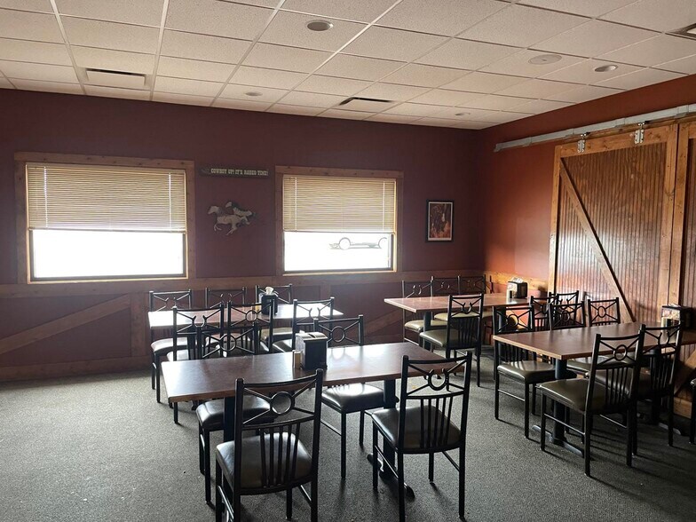 1504 Center Ave W, Dilworth, MN à vendre - Photo de l’immeuble – Image 2 sur 5