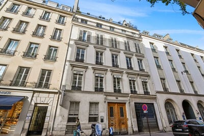 22 Rue D'Athenes, Paris à louer Photo de l’immeuble– Image 1 sur 4