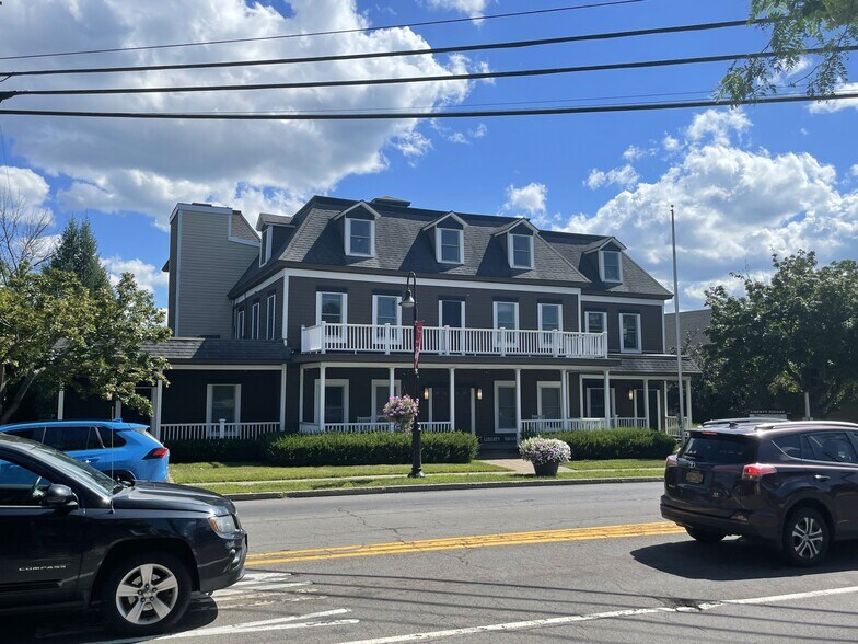 100 E Seneca St, Manlius, NY à louer - Photo de l’immeuble – Image 2 sur 47