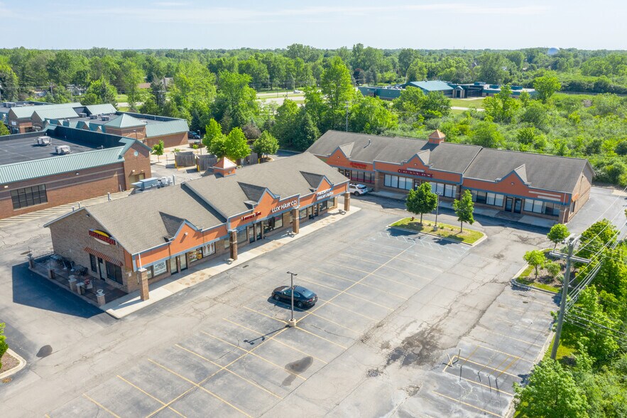 4171-4235 Canton Center Dr, Canton, MI à louer - Photo de l’immeuble – Image 1 sur 15
