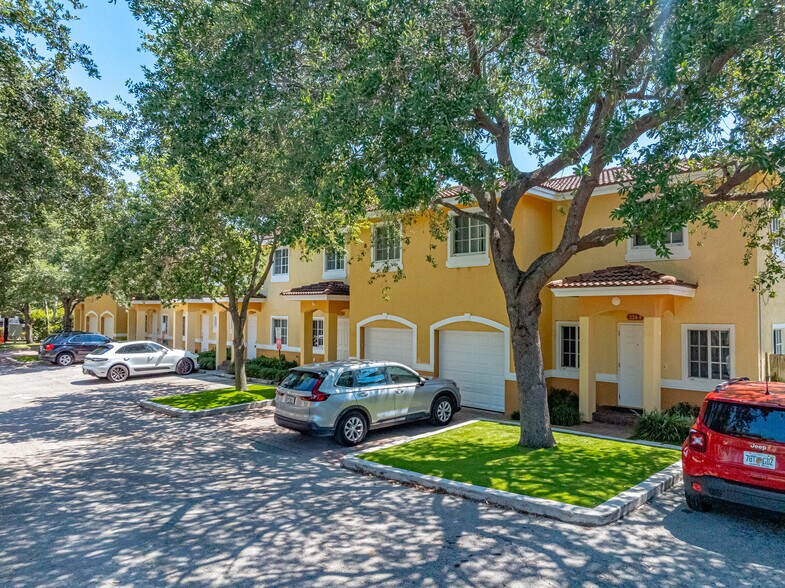 322-324 NE 3rd St, Hallandale Beach, FL à vendre - Photo de l’immeuble – Image 1 sur 18