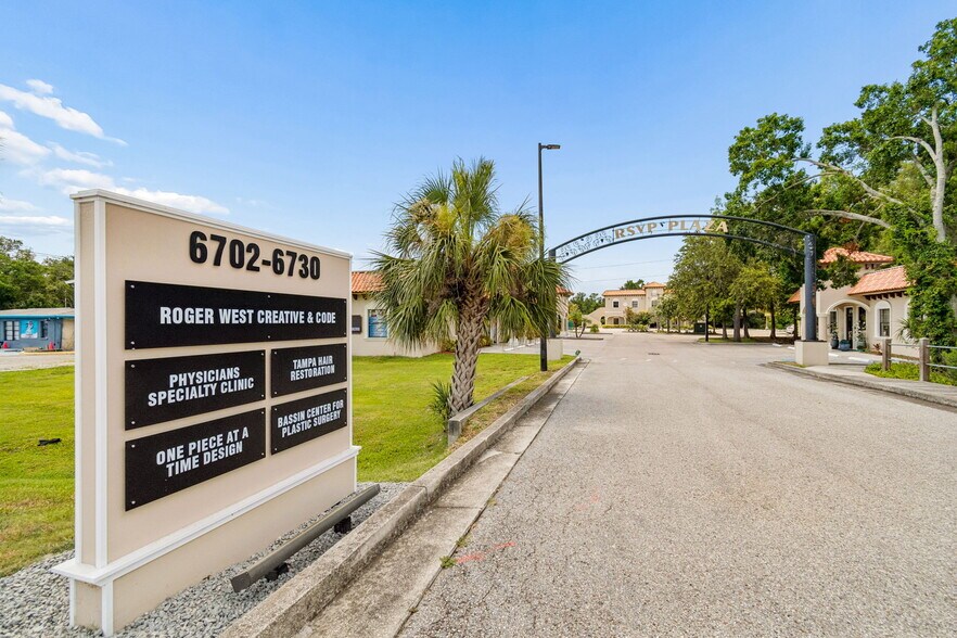 6730 W Linebaugh Ave, Tampa, FL à louer - Photo de l’immeuble – Image 2 sur 20