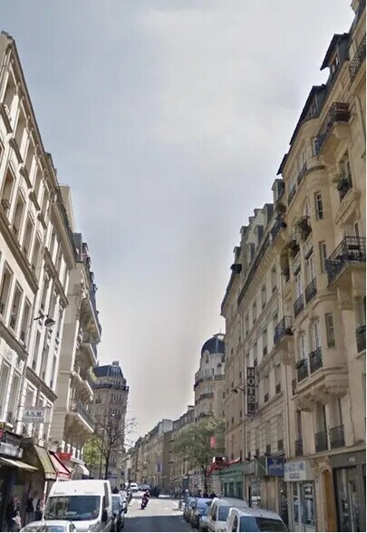 Local commercial dans Paris à vendre - Photo de l’immeuble – Image 1 sur 2