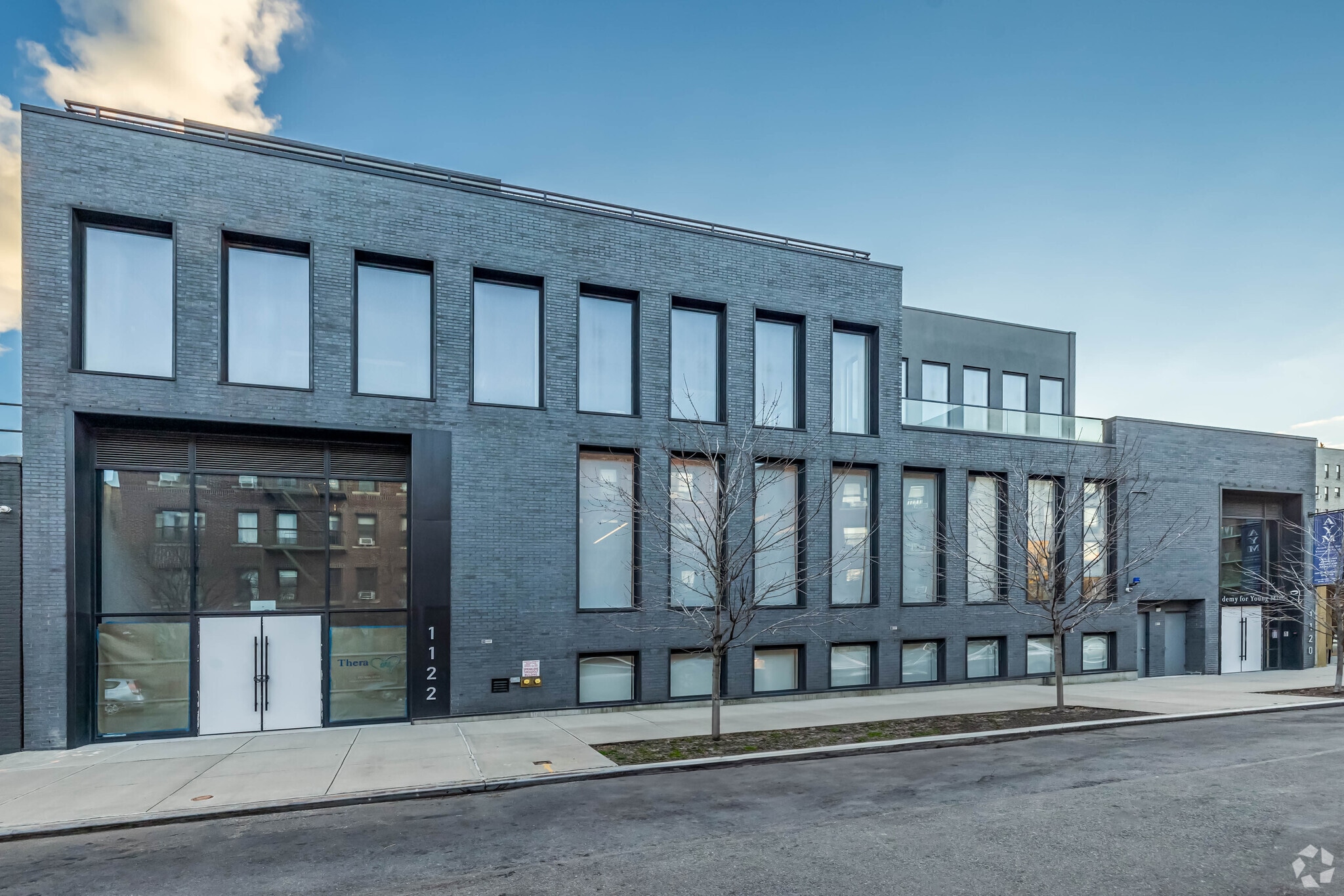 11-20 46th Rd, Long Island City, NY à louer Photo principale– Image 1 sur 11