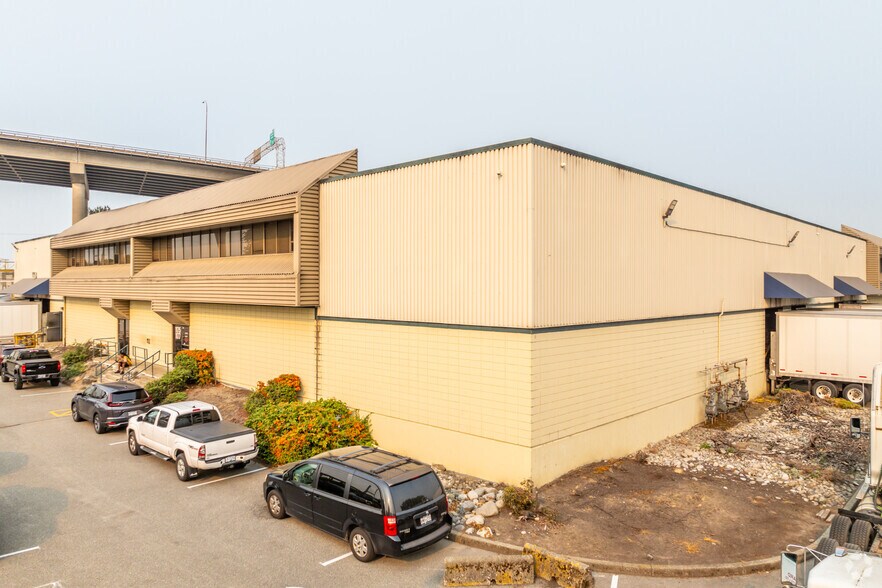 530-590 Chester Rd, Delta, BC à louer - Photo principale – Image 2 sur 5
