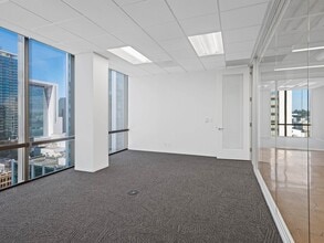 225 Broadway, San Diego, CA à louer Photo intérieure– Image 1 sur 9