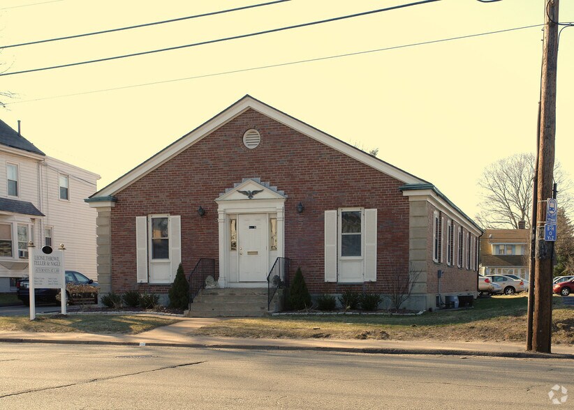 33 Connecticut Blvd, East Hartford, CT à vendre - Photo de l’immeuble – Image 2 sur 2