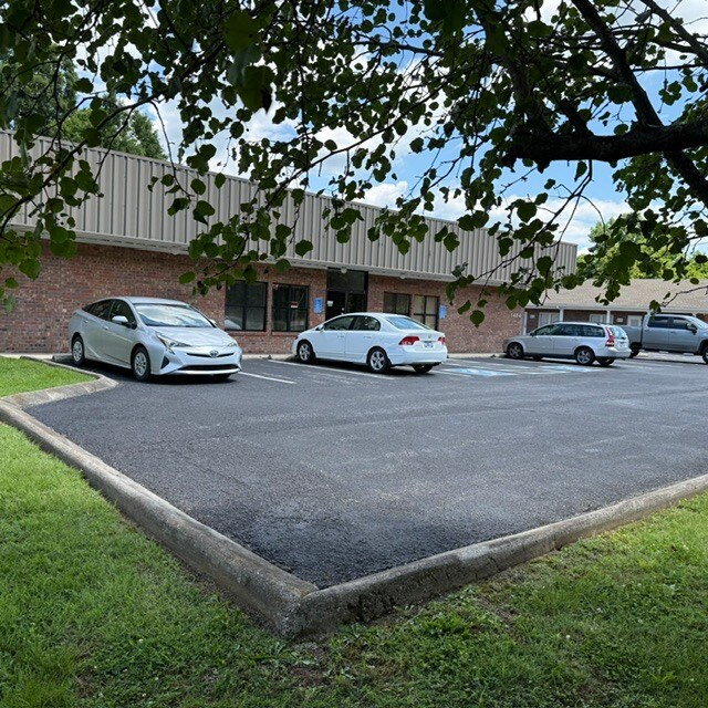 1404 E Broadway, Gallatin, TN à louer Photo de l’immeuble– Image 1 sur 6